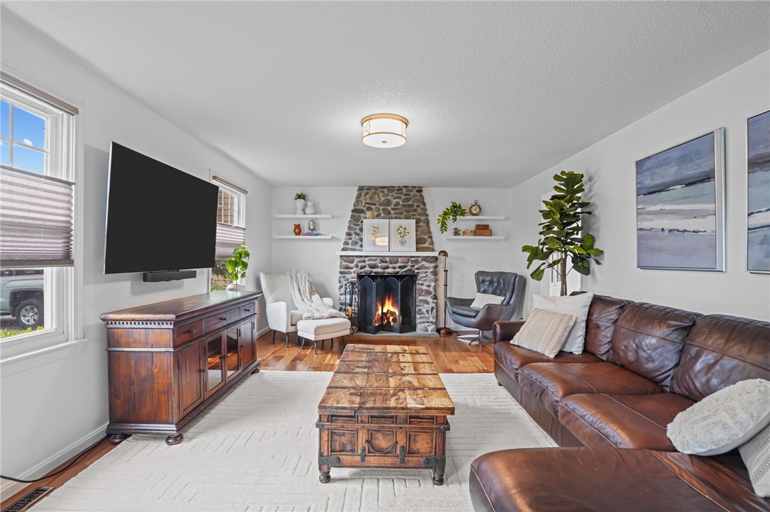 30 Lloyd Phillips Court