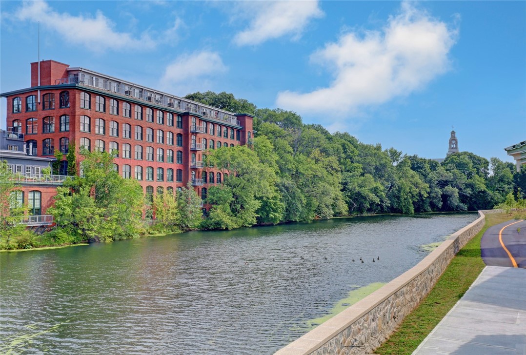 10 Exchange Court 203