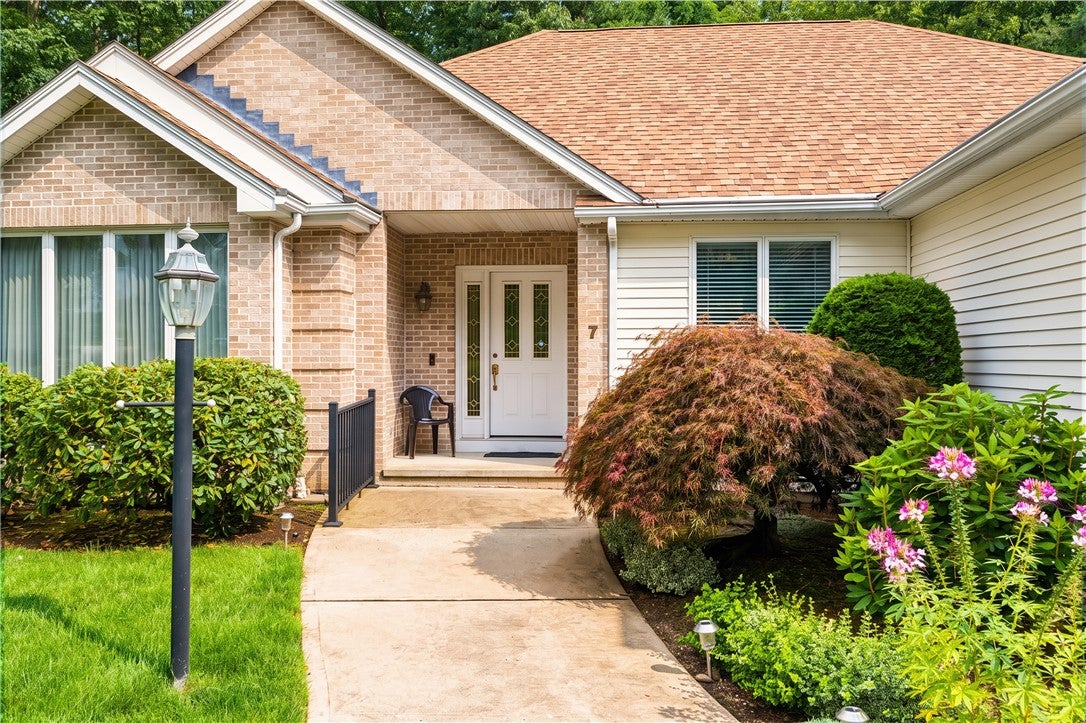 7 Foxwood Drive
