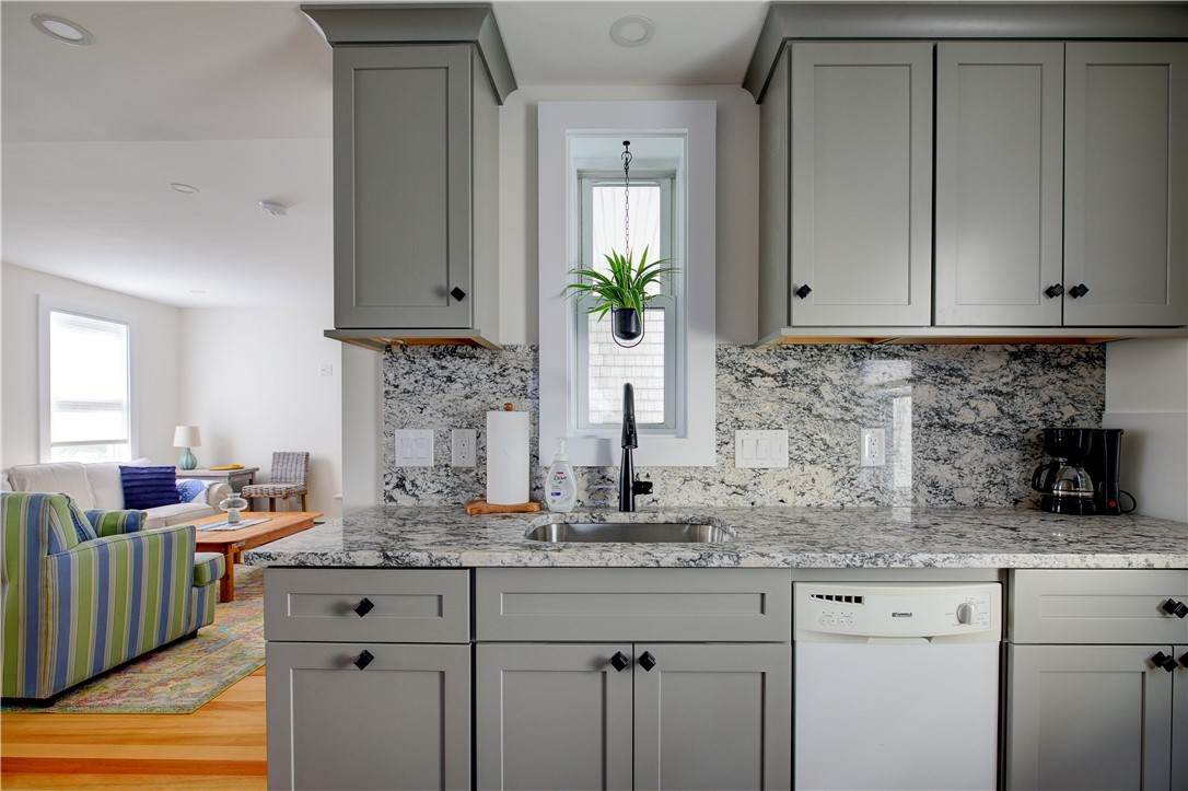 Newport, Rhode Island 02840, United States, 1 Bedroom Bedrooms, ,1 BathroomBathrooms,Residential,Active,153003