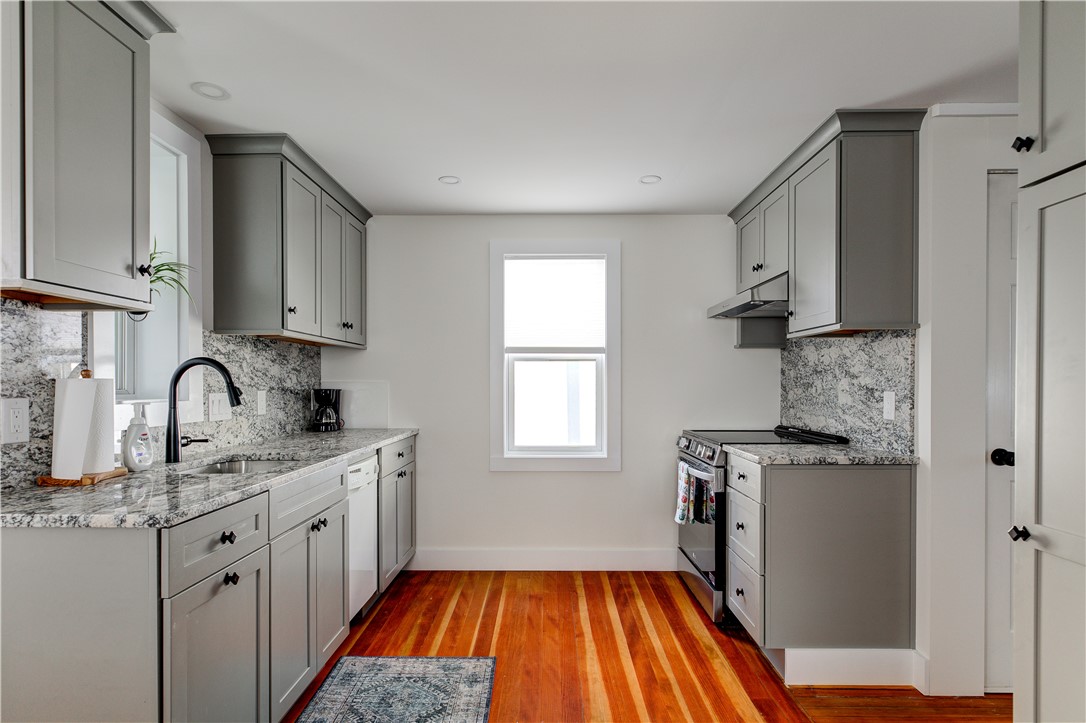 Newport, Rhode Island 02840, United States, 1 Bedroom Bedrooms, ,1 BathroomBathrooms,Residential,Active,153003