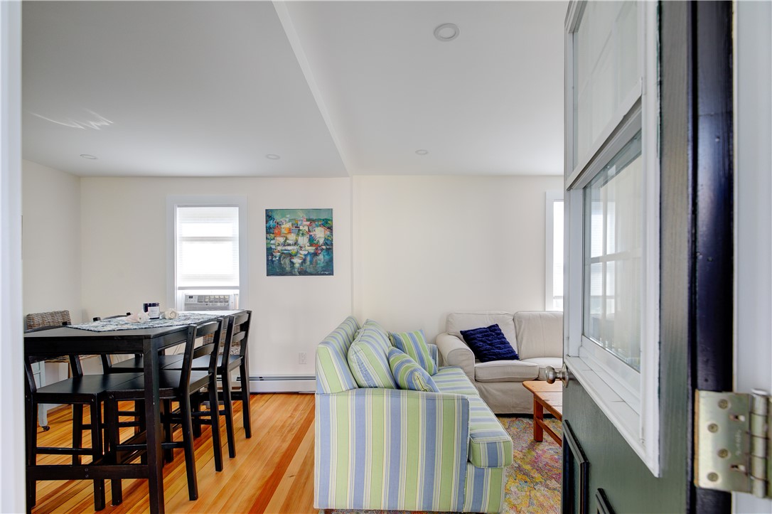 Newport, Rhode Island 02840, United States, 1 Bedroom Bedrooms, ,1 BathroomBathrooms,Residential,Active,153003