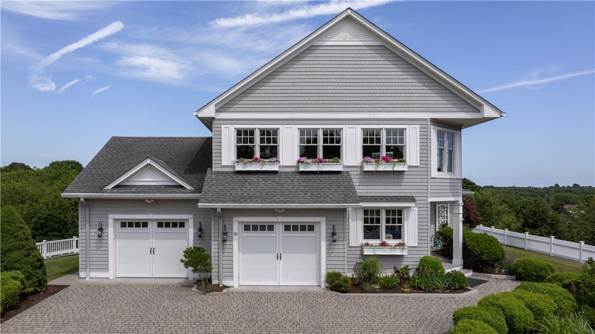 19 Moonlight Drive