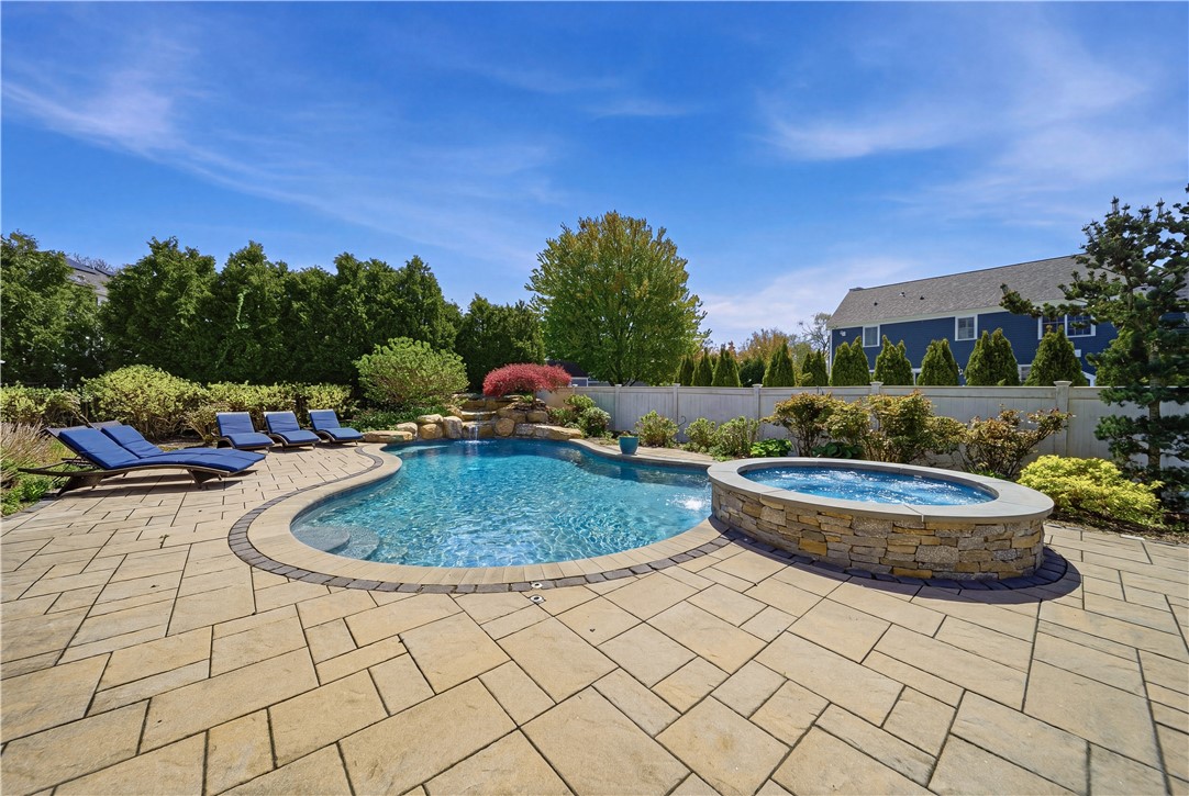 Bristol, Rhode Island, 02809, United States, 4 Bedrooms Bedrooms, ,3 BathroomsBathrooms,Residential,Pending,2045663