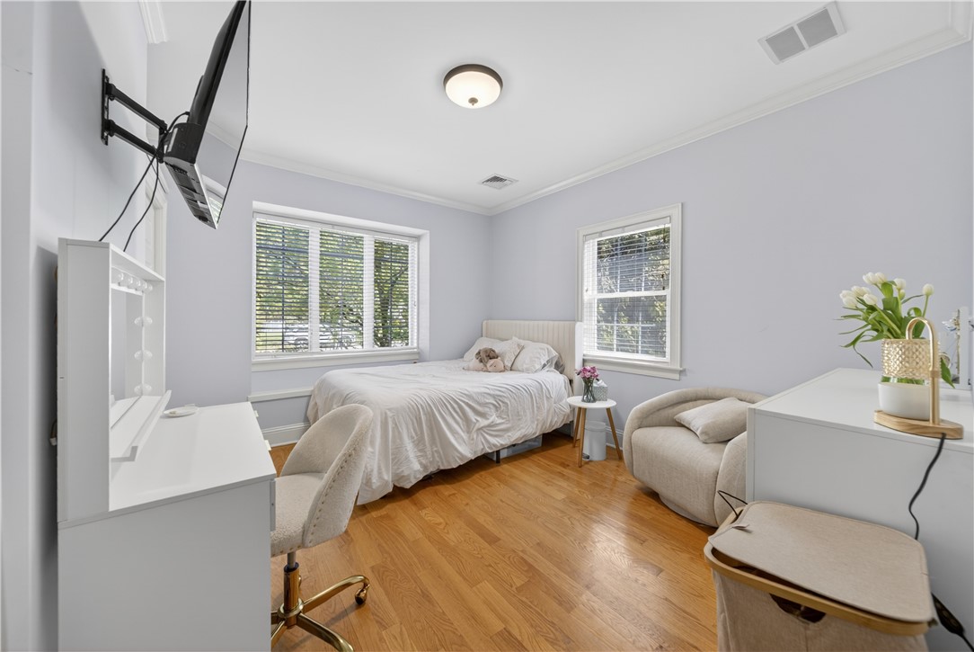 Bristol, Rhode Island, 02809, United States, 4 Bedrooms Bedrooms, ,3 BathroomsBathrooms,Residential,Pending,2045663