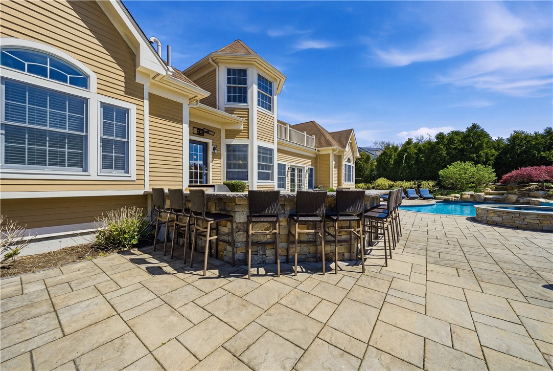 Bristol, Rhode Island, 02809, United States, 4 Bedrooms Bedrooms, ,3 BathroomsBathrooms,Residential,Pending,2045663