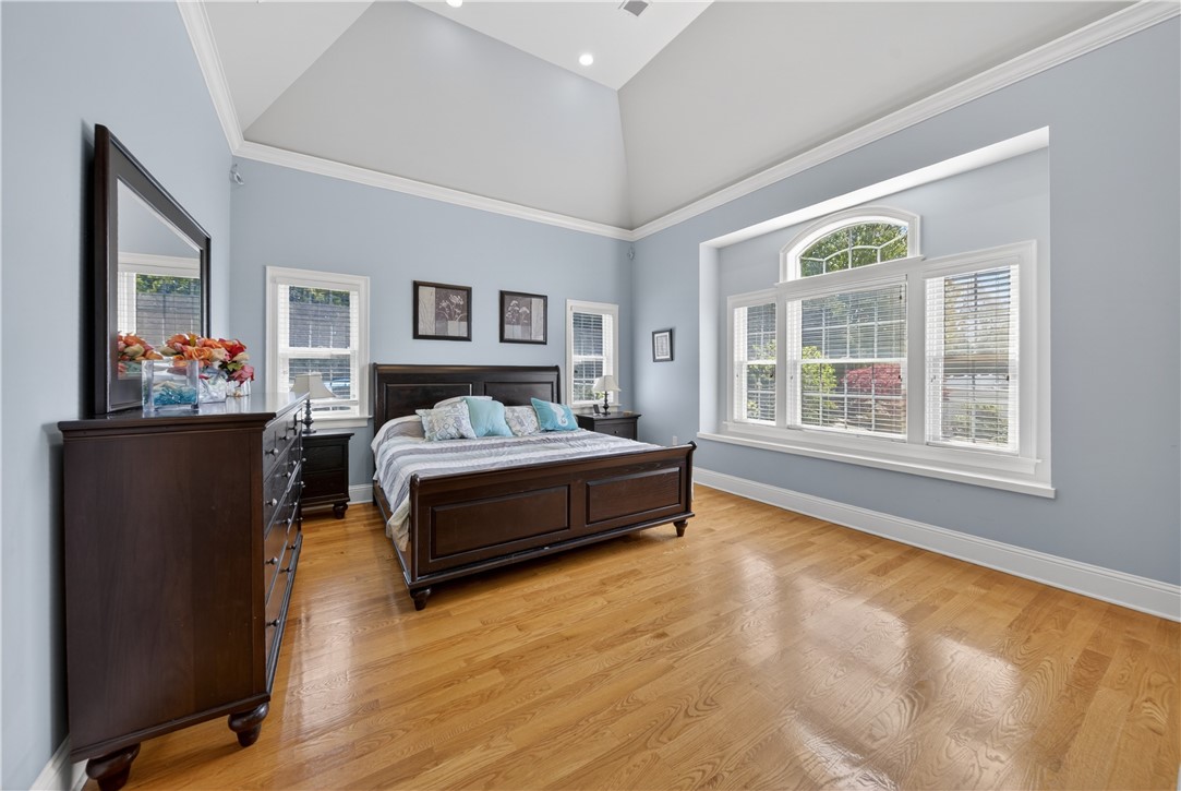 Bristol, Rhode Island, 02809, United States, 4 Bedrooms Bedrooms, ,3 BathroomsBathrooms,Residential,Pending,2045663