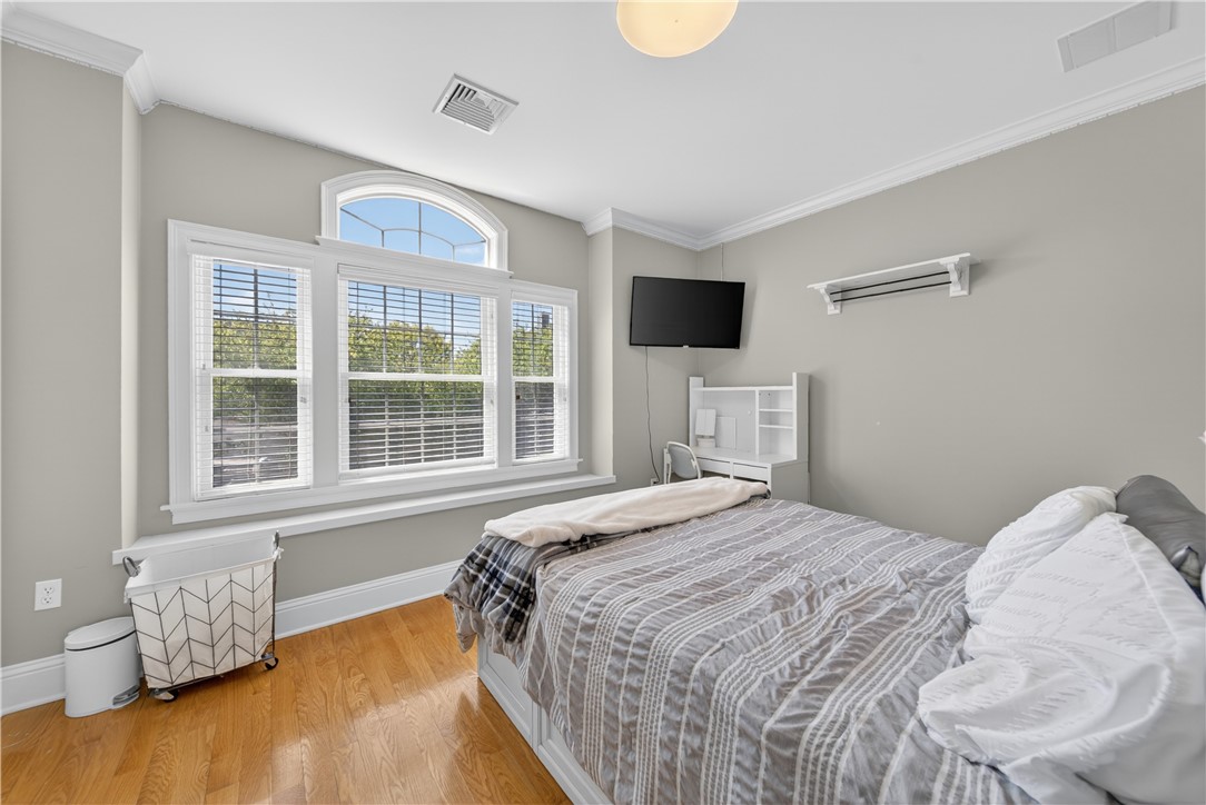 Bristol, Rhode Island, 02809, United States, 4 Bedrooms Bedrooms, ,3 BathroomsBathrooms,Residential,Pending,2045663