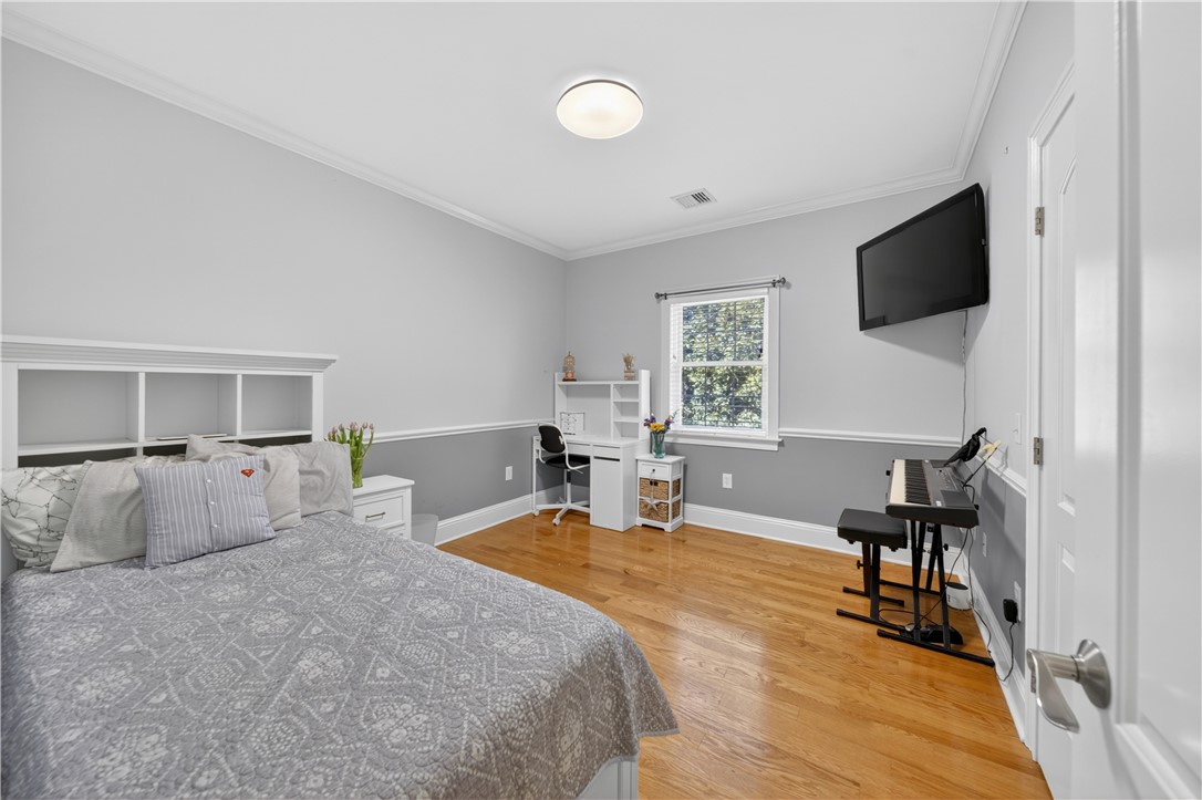 Bristol, Rhode Island, 02809, United States, 4 Bedrooms Bedrooms, ,3 BathroomsBathrooms,Residential,Pending,2045663