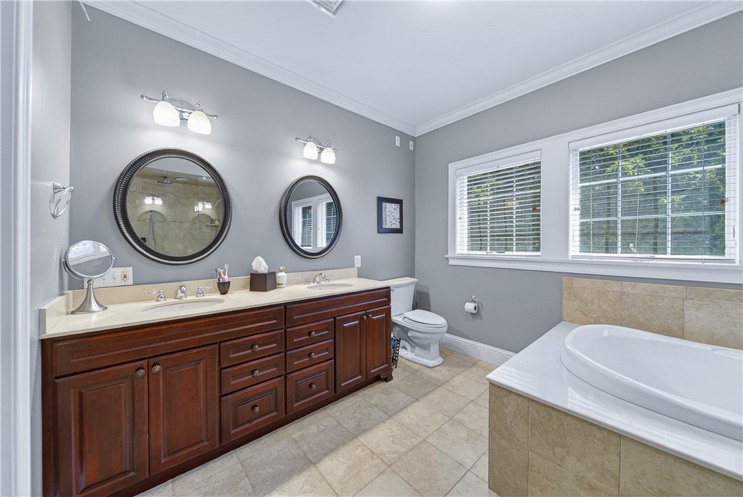 Bristol, Rhode Island, 02809, United States, 4 Bedrooms Bedrooms, ,3 BathroomsBathrooms,Residential,Pending,2045663