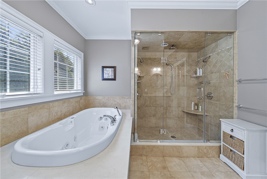 Bristol, Rhode Island, 02809, United States, 4 Bedrooms Bedrooms, ,3 BathroomsBathrooms,Residential,Pending,2045663