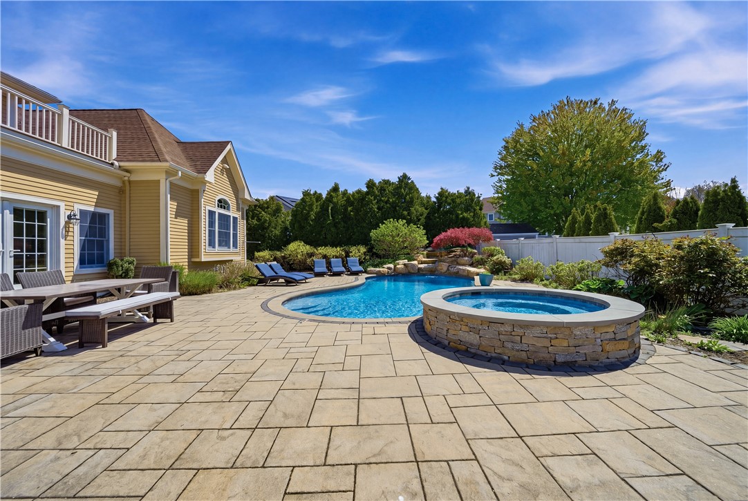 Bristol, Rhode Island, 02809, United States, 4 Bedrooms Bedrooms, ,3 BathroomsBathrooms,Residential,Pending,2045663