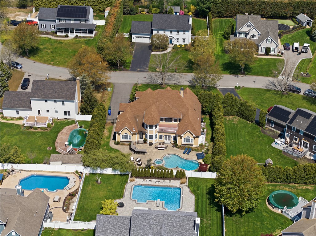 Bristol, Rhode Island, 02809, United States, 4 Bedrooms Bedrooms, ,3 BathroomsBathrooms,Residential,Pending,2045663