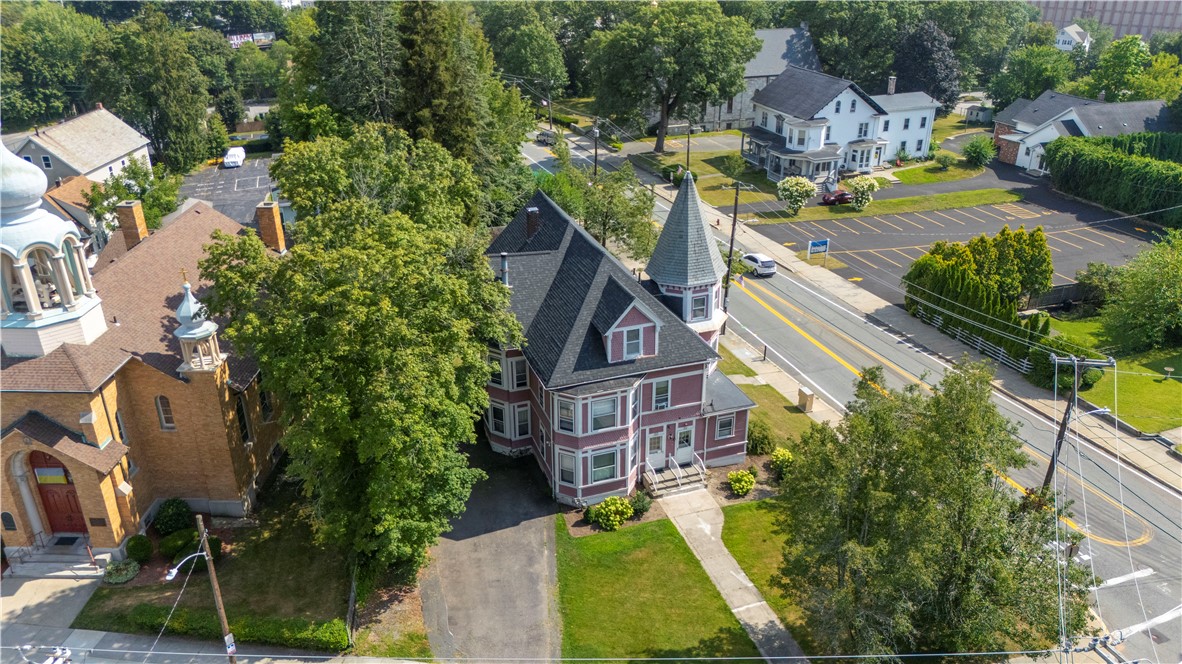 426 Blackstone Street