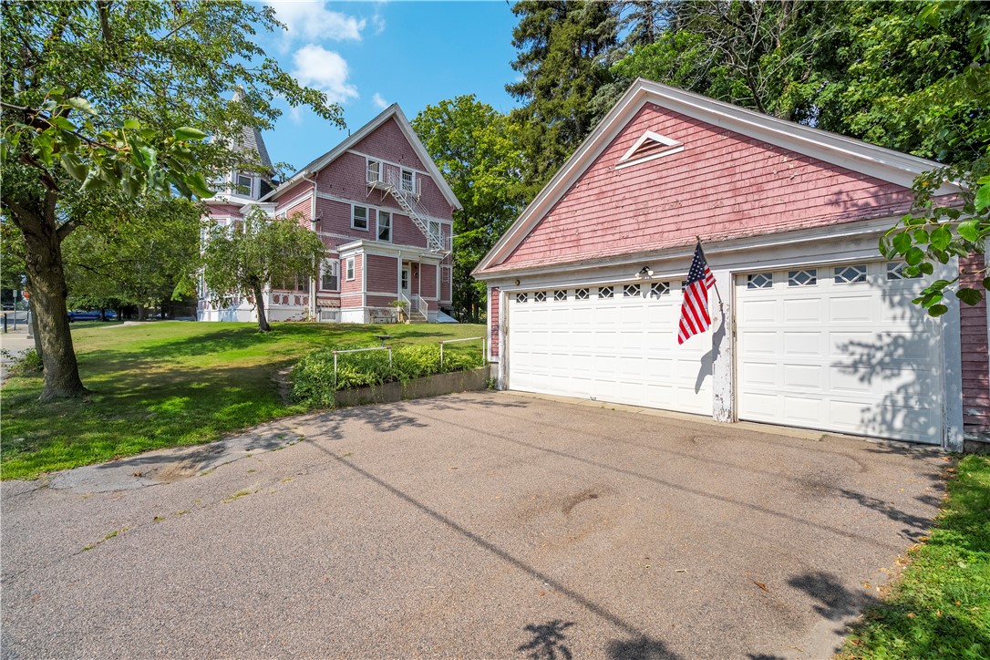 426 Blackstone Street