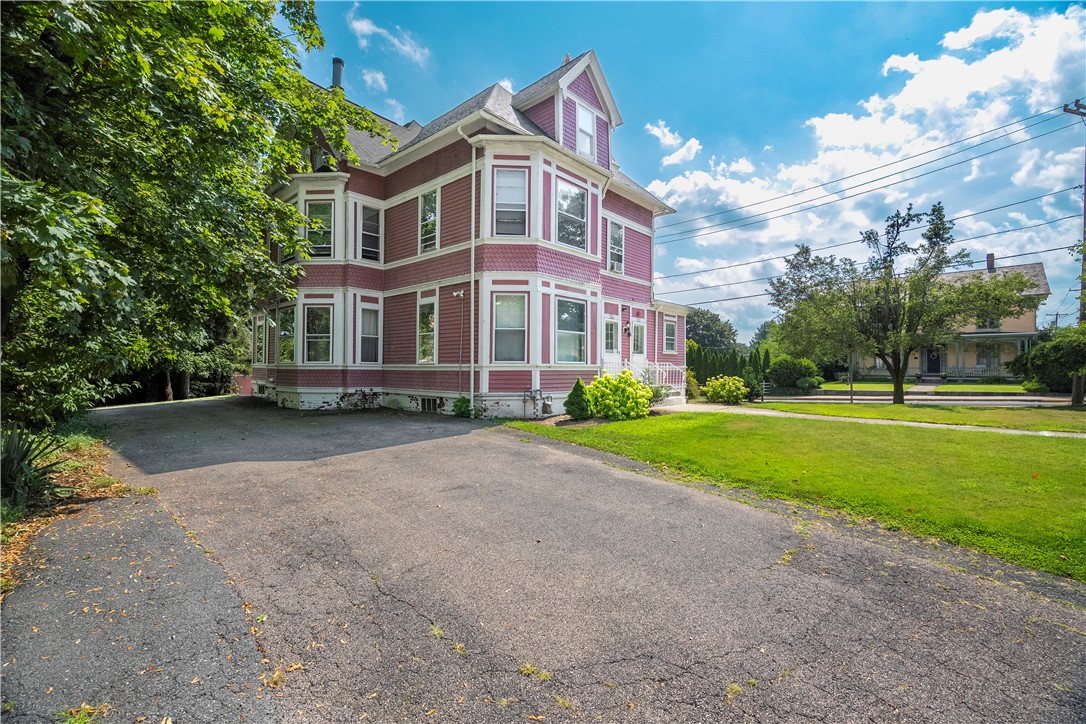 426 Blackstone Street