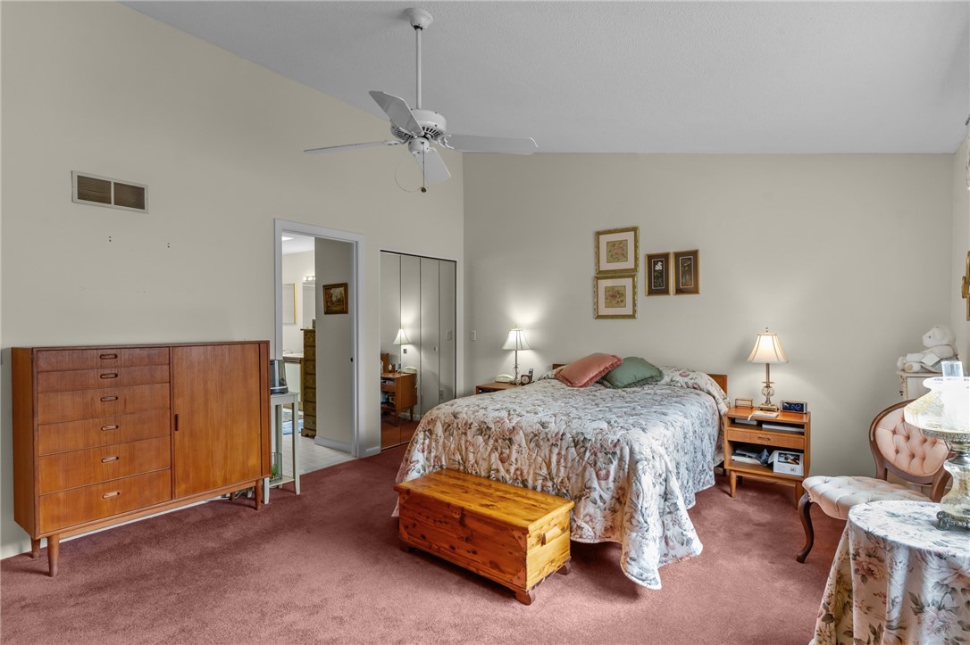 Warwick, Rhode Island 02886, United States, 2 Bedrooms Bedrooms, ,2 BathroomsBathrooms,Residential,Active,94503