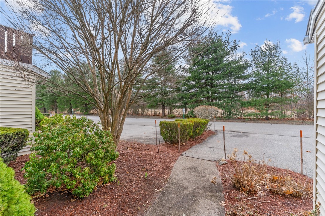 Warwick, Rhode Island 02886, United States, 2 Bedrooms Bedrooms, ,2 BathroomsBathrooms,Residential,Active,94503