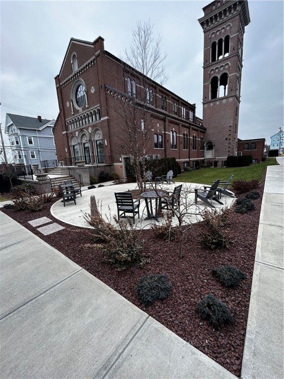 18 Spruce Street 108