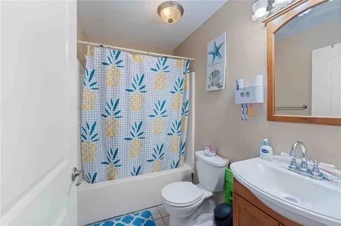 Cranston, Rhode Island 02920, United States, 4 Bedrooms Bedrooms, ,4 BathroomsBathrooms,Residential,Active,219368