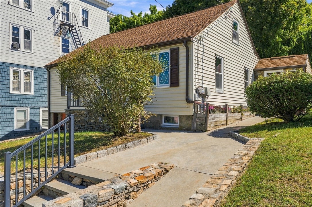 207 Valley Street