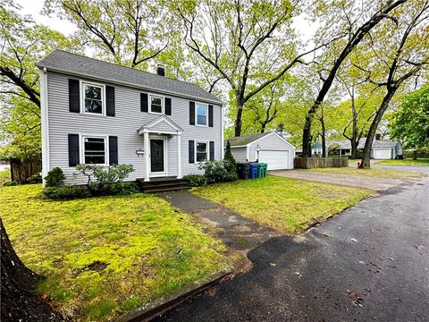 Single Family Residence in Warwick RI 52 Warwick Lake Avenue.jpg