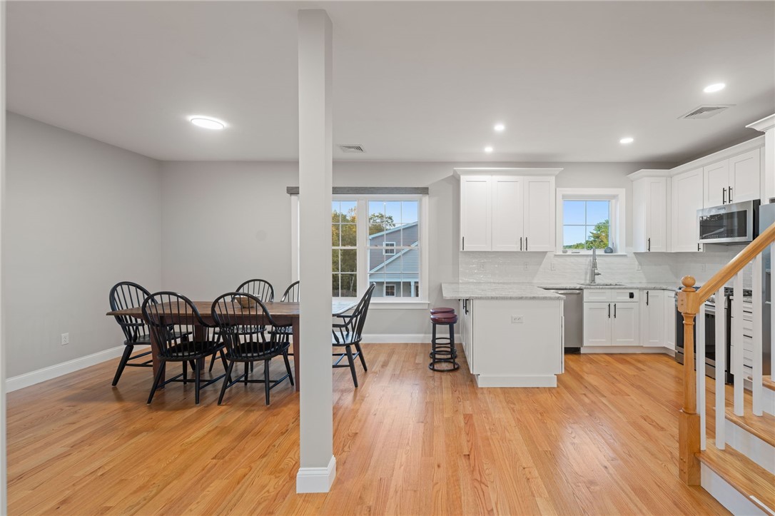 1 Old County Village Way E