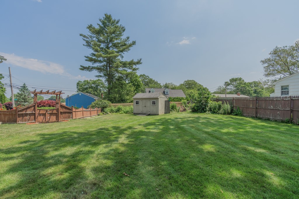136 Youngs Avenue