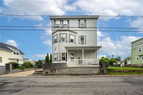 108 Woodward Avenue East Providence RI 02914