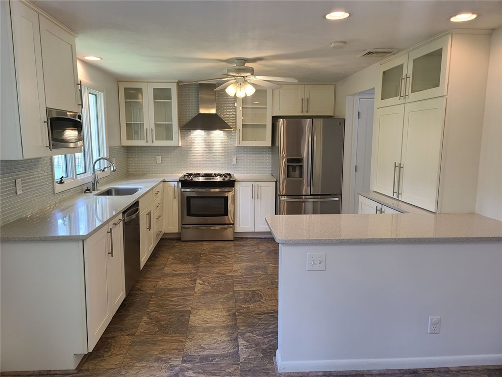 426 South County Trail