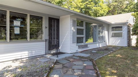 24 Doray Drive Scituate RI 02831