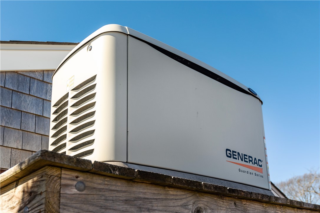 Warwick, Rhode Island 02889, United States, 3 Bedrooms Bedrooms, ,2 BathroomsBathrooms,Residential,Pending,83095