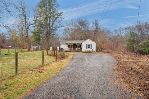 56 Laurel Street Hopkinton RI 02804