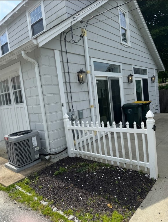 634 Putnam Pike