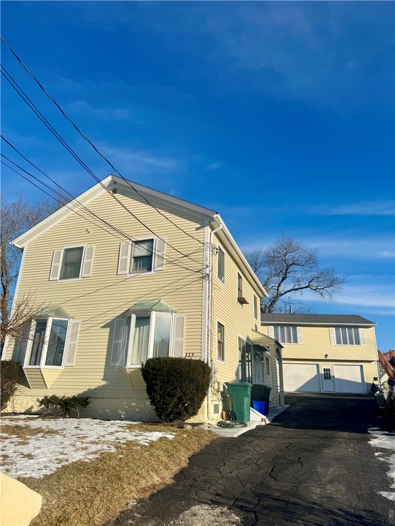 129 Simmonsville Avenue