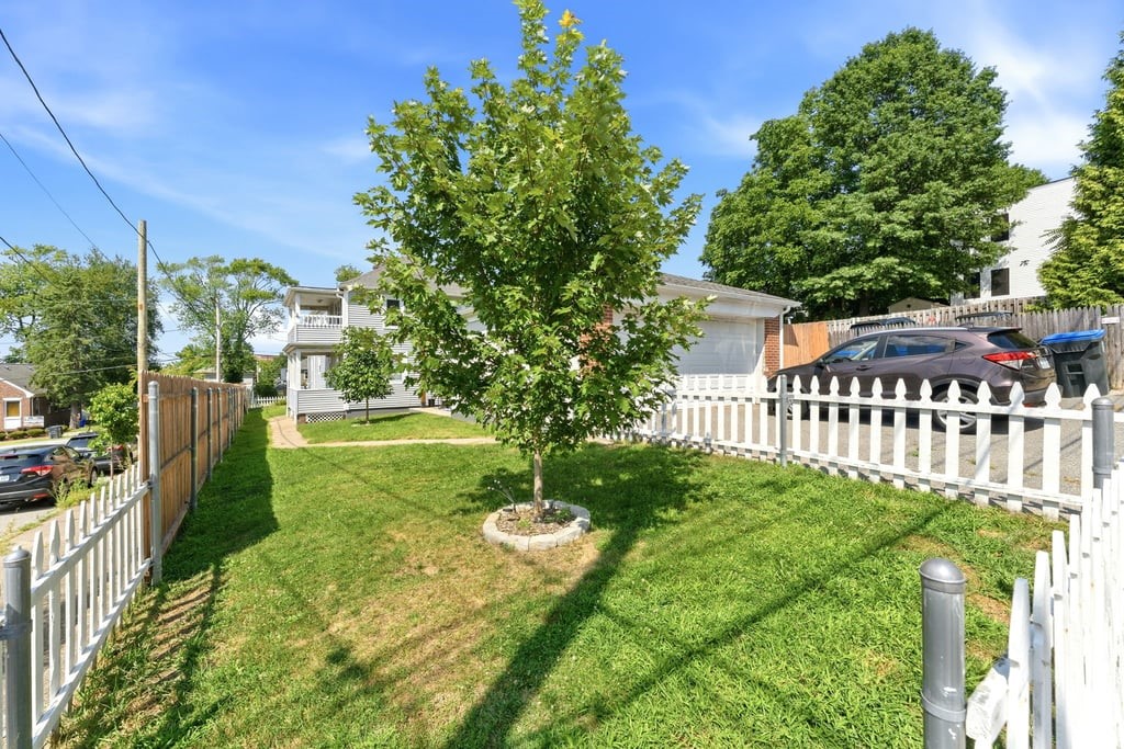 41 Rochambeau Avenue
