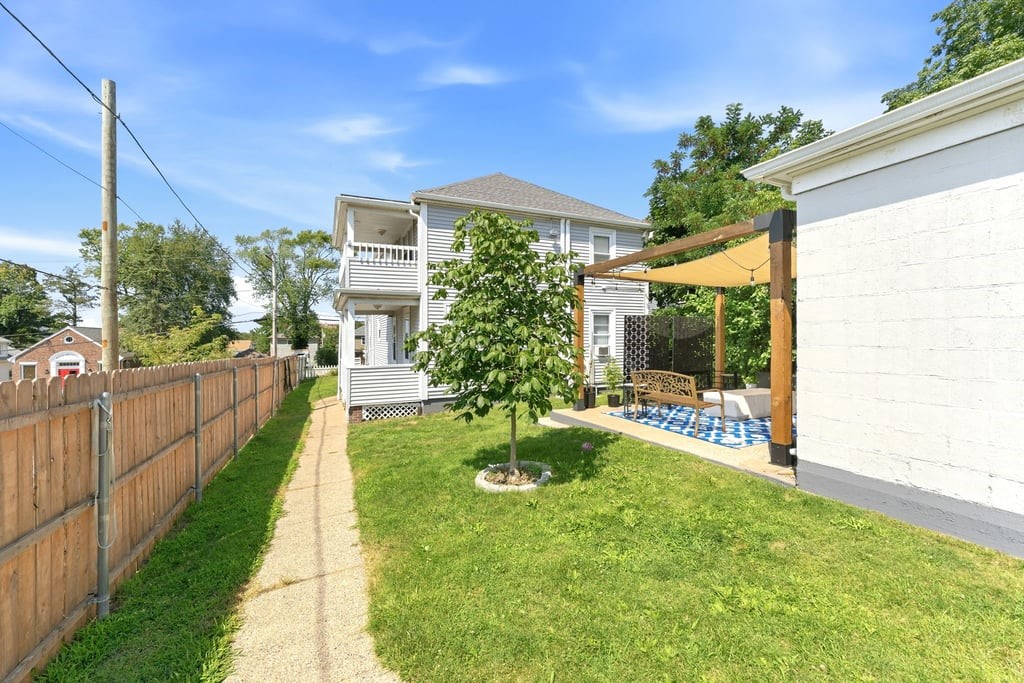 41 Rochambeau Avenue