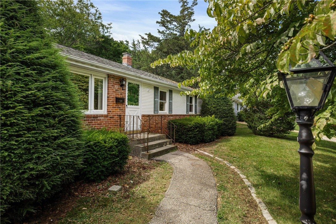 108 Longfellow Drive