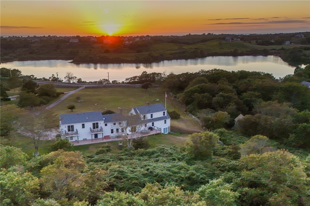1087 Lakeside Drive