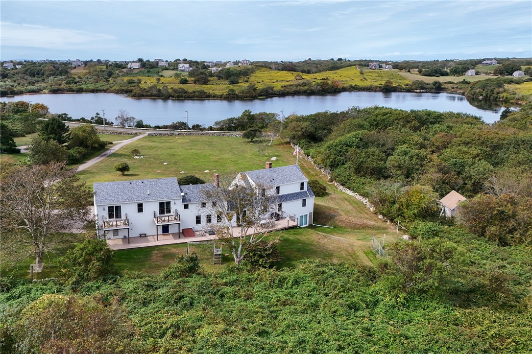 1087 Lakeside Drive