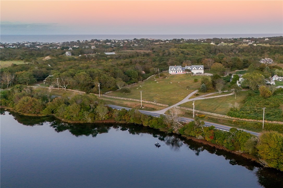 1087 Lakeside Drive