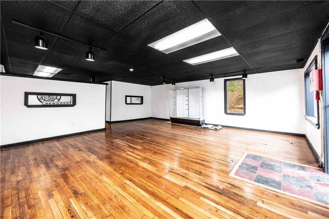 120 Danielson Pike