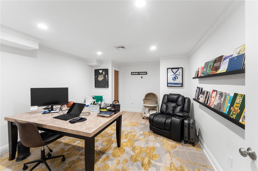 Scituate, Rhode Island 02831, United States, 3 Bedrooms Bedrooms, ,4 BathroomsBathrooms,Residential,Active,243344