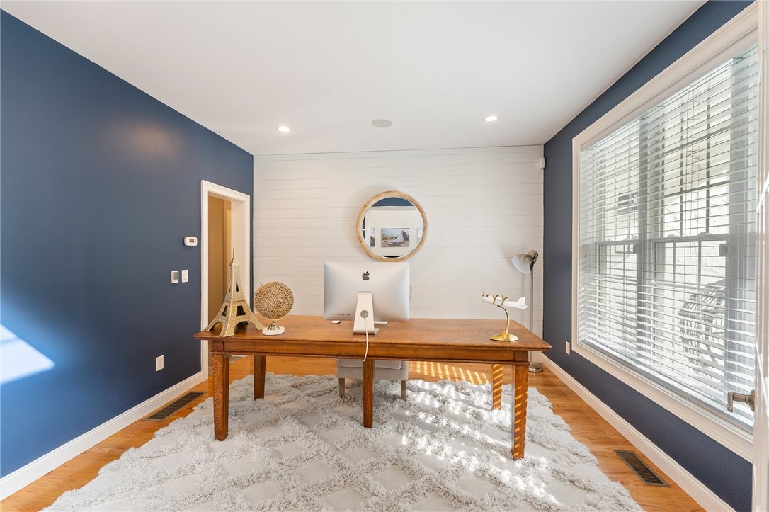 Scituate, Rhode Island 02831, United States, 3 Bedrooms Bedrooms, ,4 BathroomsBathrooms,Residential,Active,243344