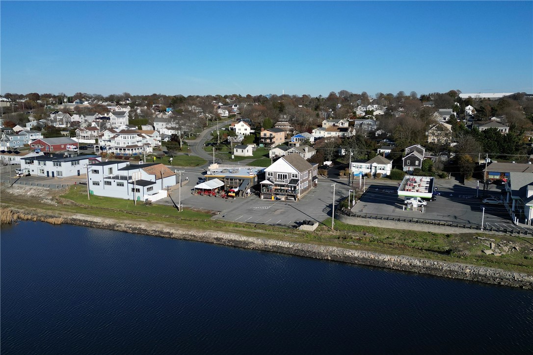 116 Aquidneck Avenue