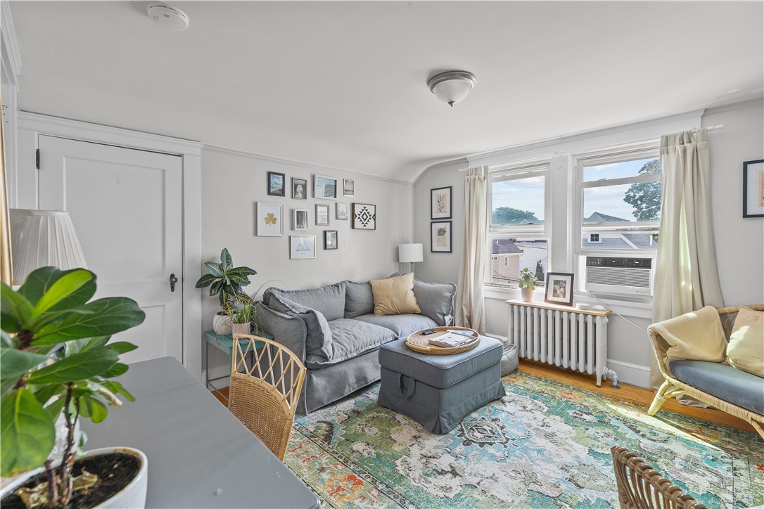 Newport, Rhode Island 02840, United States, 1 Bedroom Bedrooms, ,1 BathroomBathrooms,Residential,Active,192566