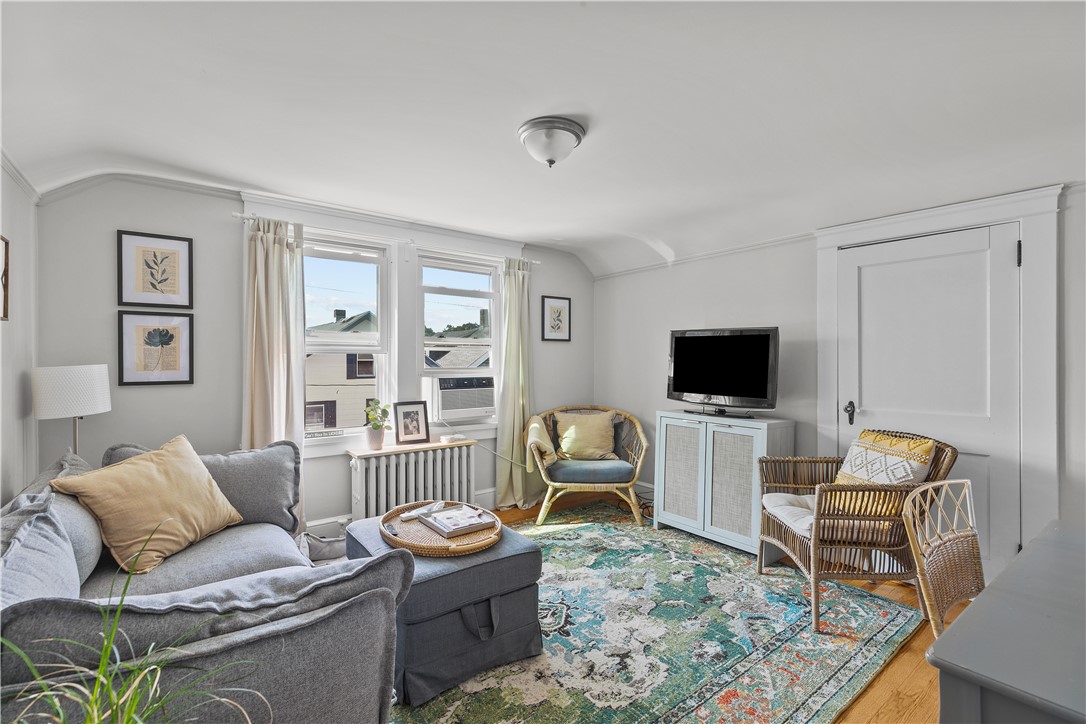 Newport, Rhode Island 02840, United States, 1 Bedroom Bedrooms, ,1 BathroomBathrooms,Residential,Active,192566