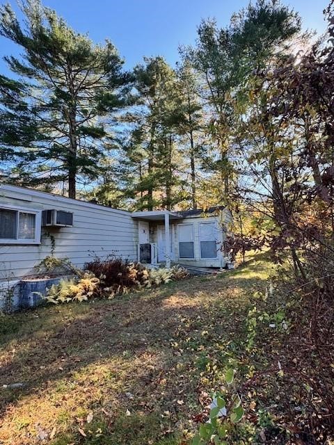 Richmond, Rhode Island 02892, United States, 2 Bedrooms Bedrooms, ,1 BathroomBathrooms,Residential,Pending,25318