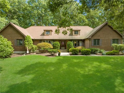 10 Oak Hill Drive Lincoln RI 02865