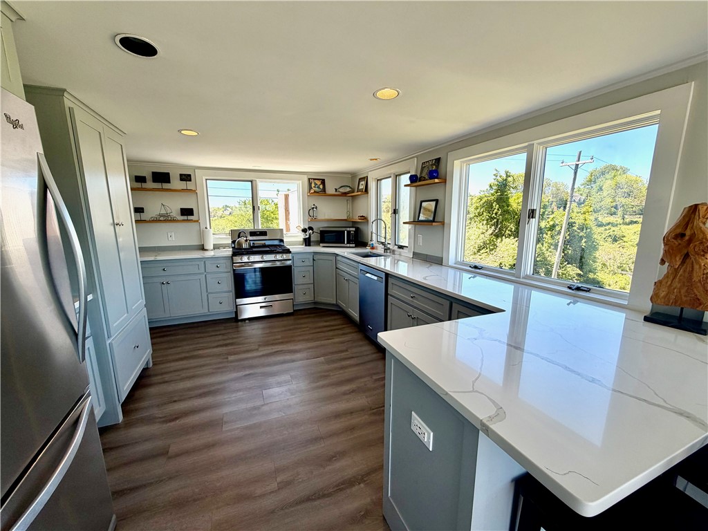 838 Center Road